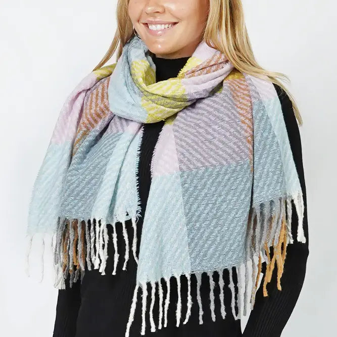 Plaid/Check Patterned Fringed Scarf