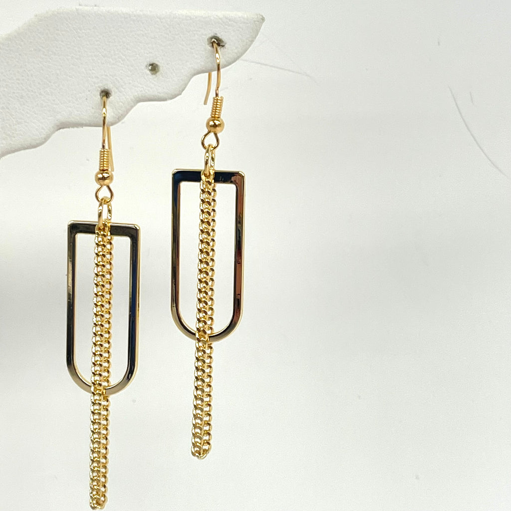 D-Ring Earring with Curb Loop